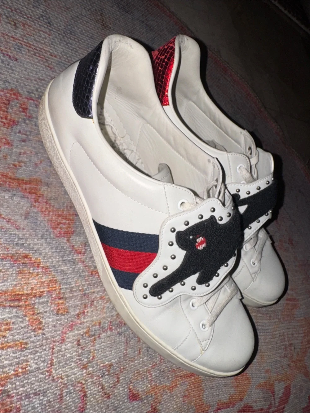 Gucci White Leather Sneakers with Black Appliqué and Red-Green Web